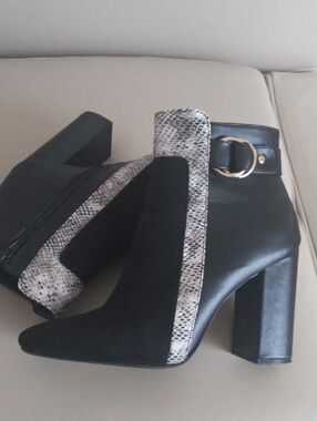 Shoe Dazzle Black Ankle Booties with Snake-Print Trim